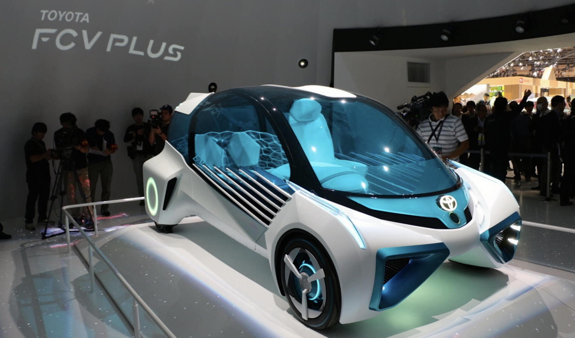 Новейшие разработки машин. Toyota электрокар 2020. Toyota FCV Plus. Водородный концепт-кар Toyota FCV Plus. Toyota FCV Plus 2025.