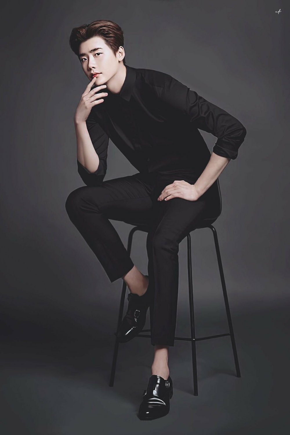 Lee Jong Suk меж двух миров