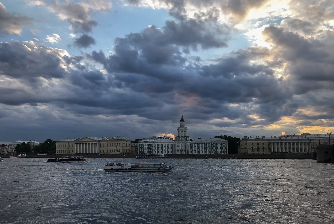 Самая светлая ночь в петербурге. Белые ночи Санкт-Петербург. Ночь в Питере белые ночи. Пик белых ночей в Санкт-Петербурге.