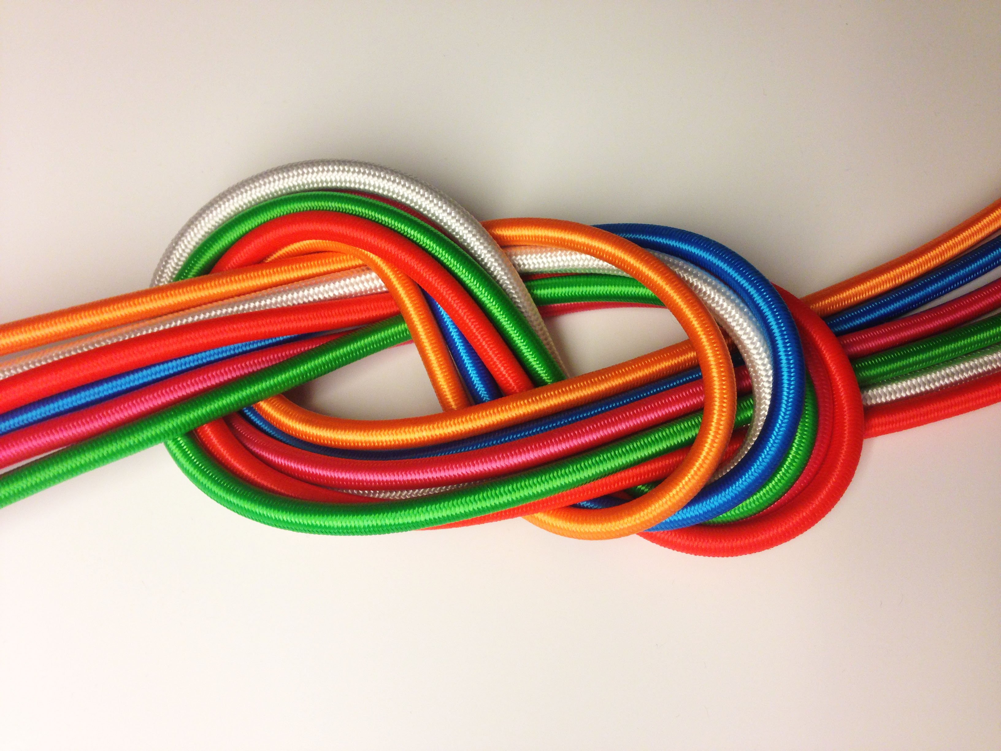 Цветной кабель для электропроводки