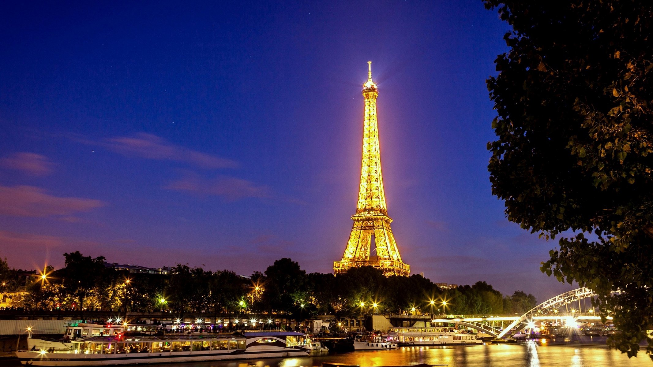 Night france. Франция Париж Эйфелева башня. Эйфелева башня в Париже ночью. Франция Эйфелева башня ночью. Эйфель башня Tour Eiffel.