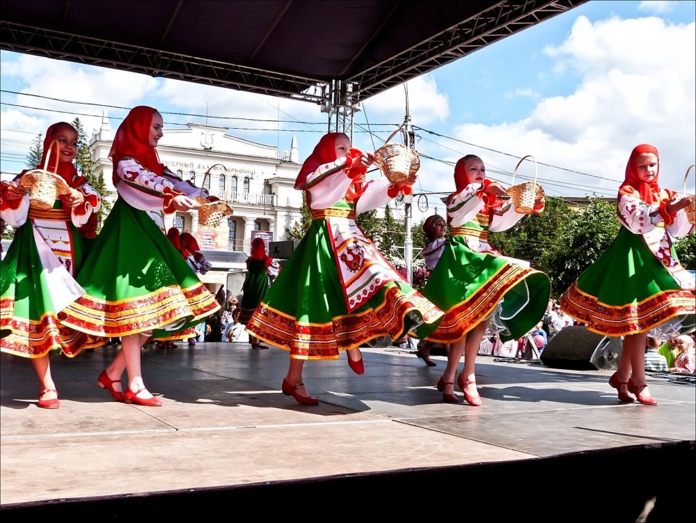 Танцы народов России