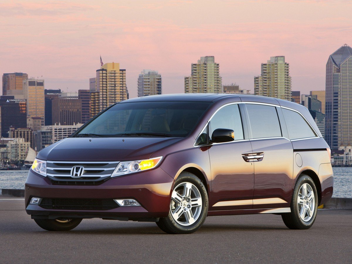 Как правильно минивен или минивэн. Honda Odyssey 2010. Honda Odyssey 2012. Honda Odyssey 2013. Хонда Одиссей 2010 года.