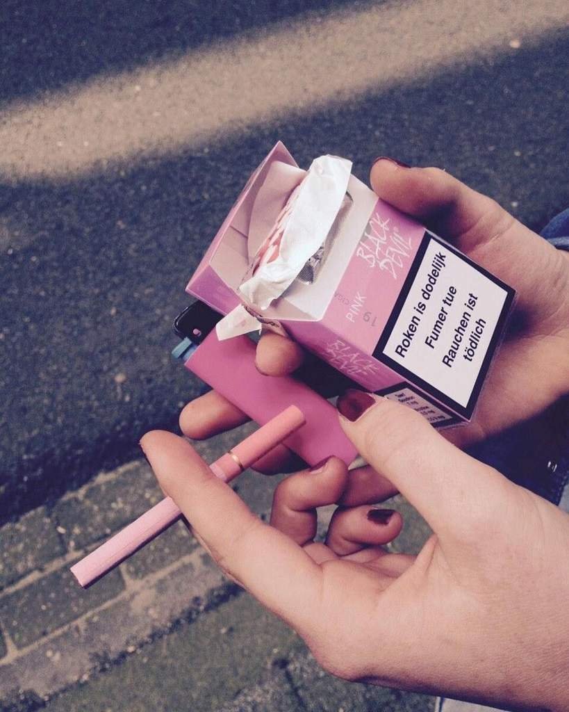 фото розовых сигарет