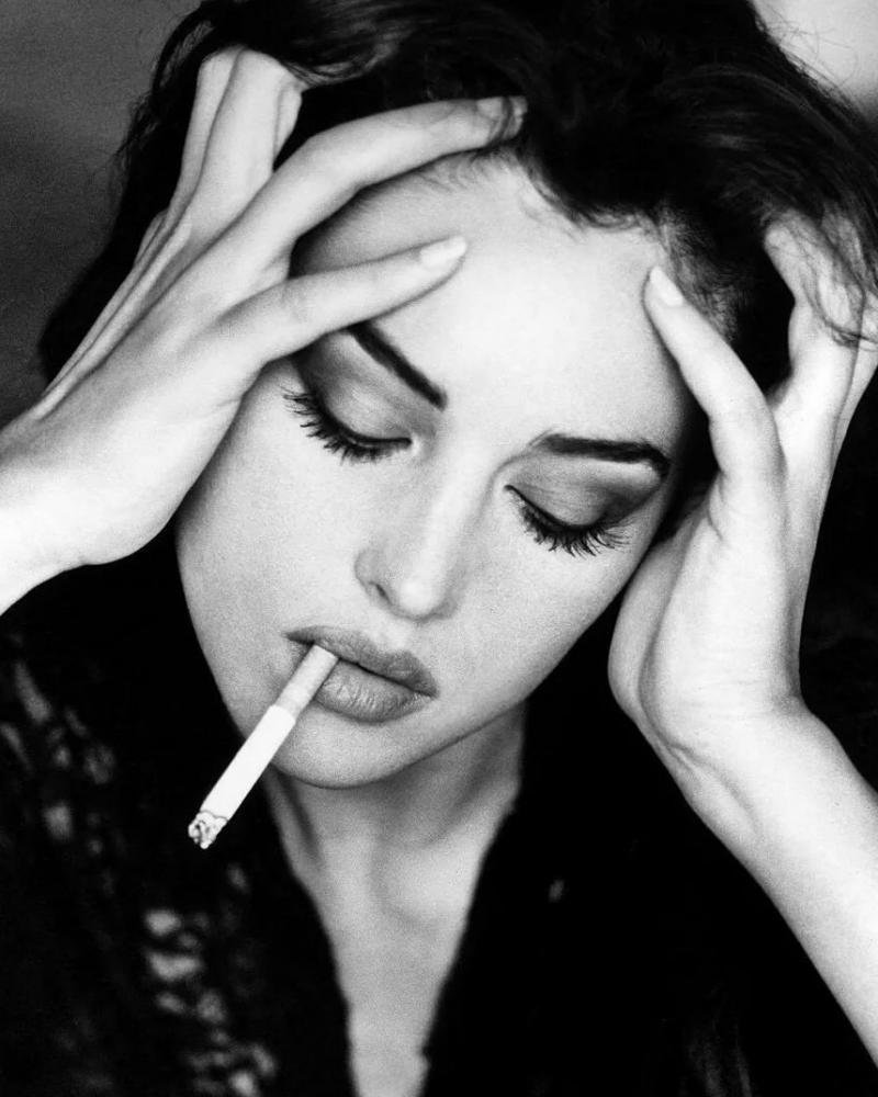 красивые фото девушек с сигаретой