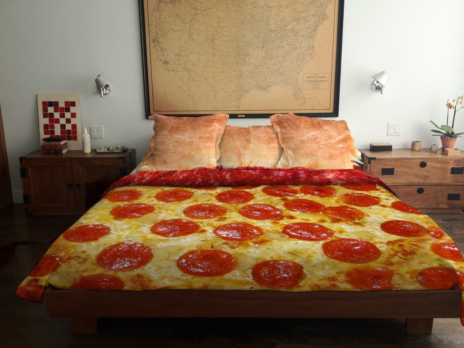 Пицца на кровати