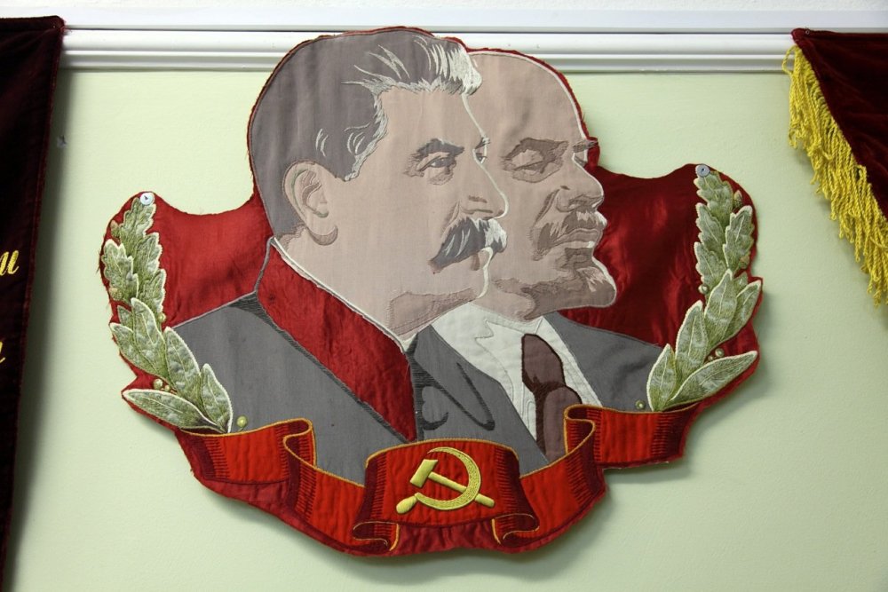 Плакаты с изображением Сталина