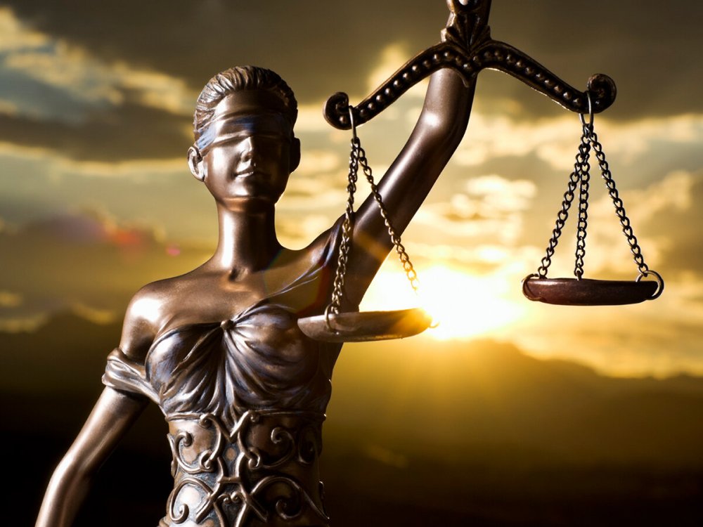 Богиня справедливости и правосудия