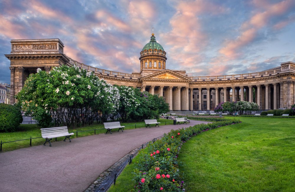 Казанский собор в Санкт-Петербурге лето