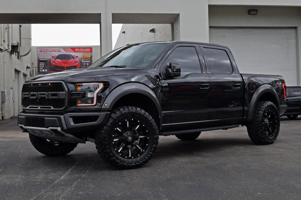 Ford f 150 Raptor черный