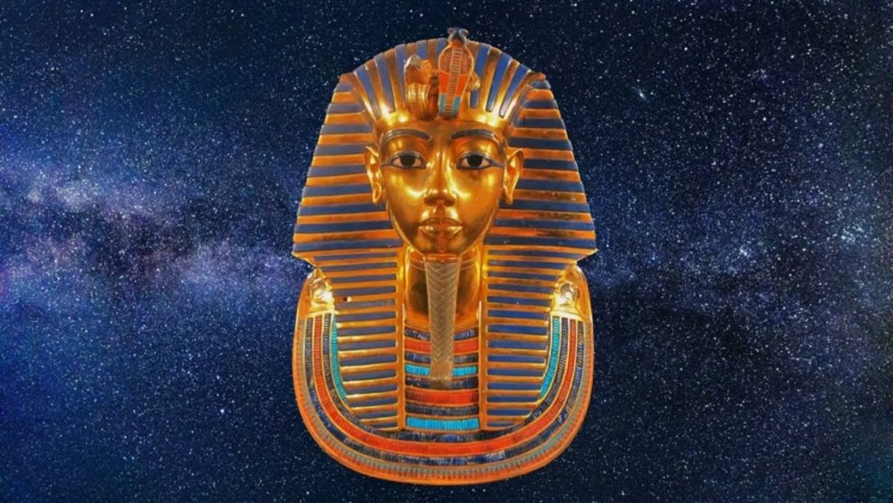 Золотая Портретная маска Тутанхамона