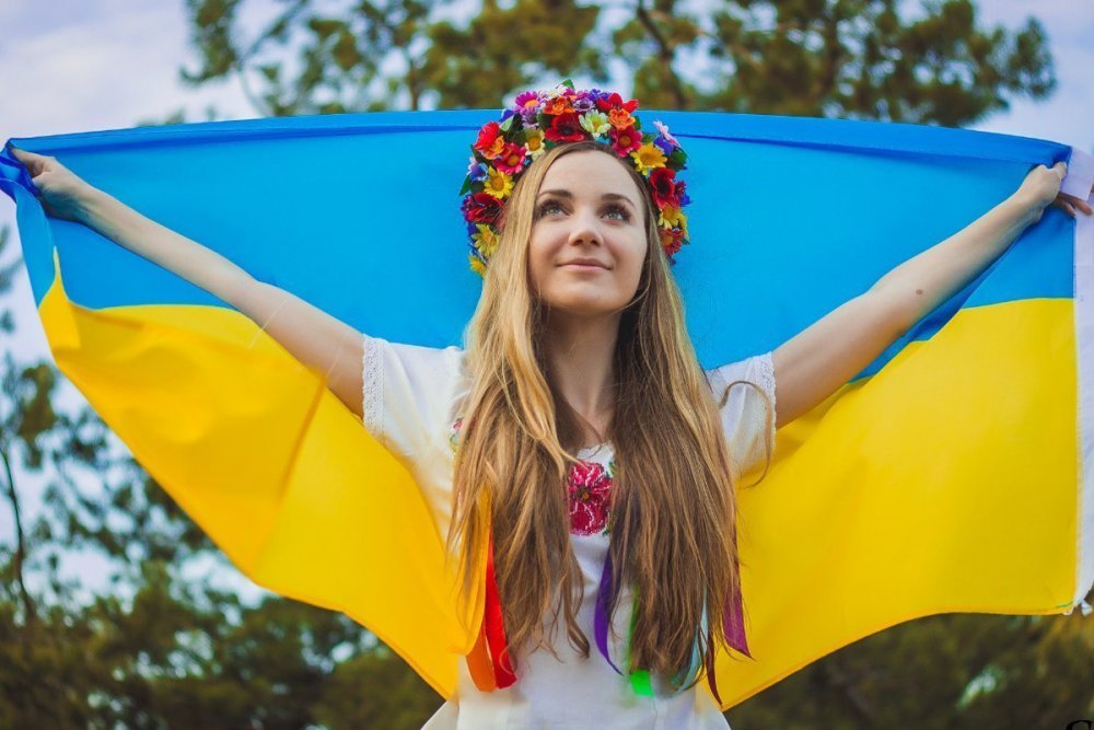 Красивые Украинки с флагом