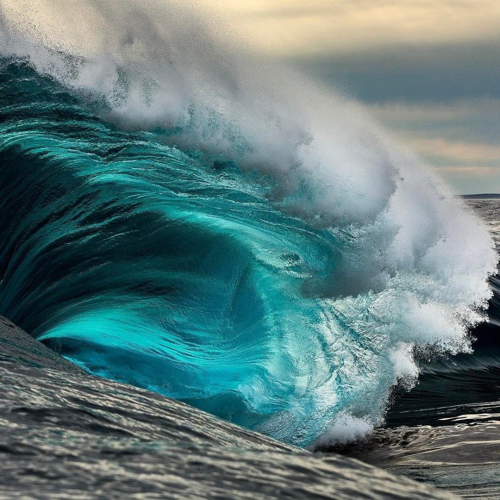 Море цвета морской волны