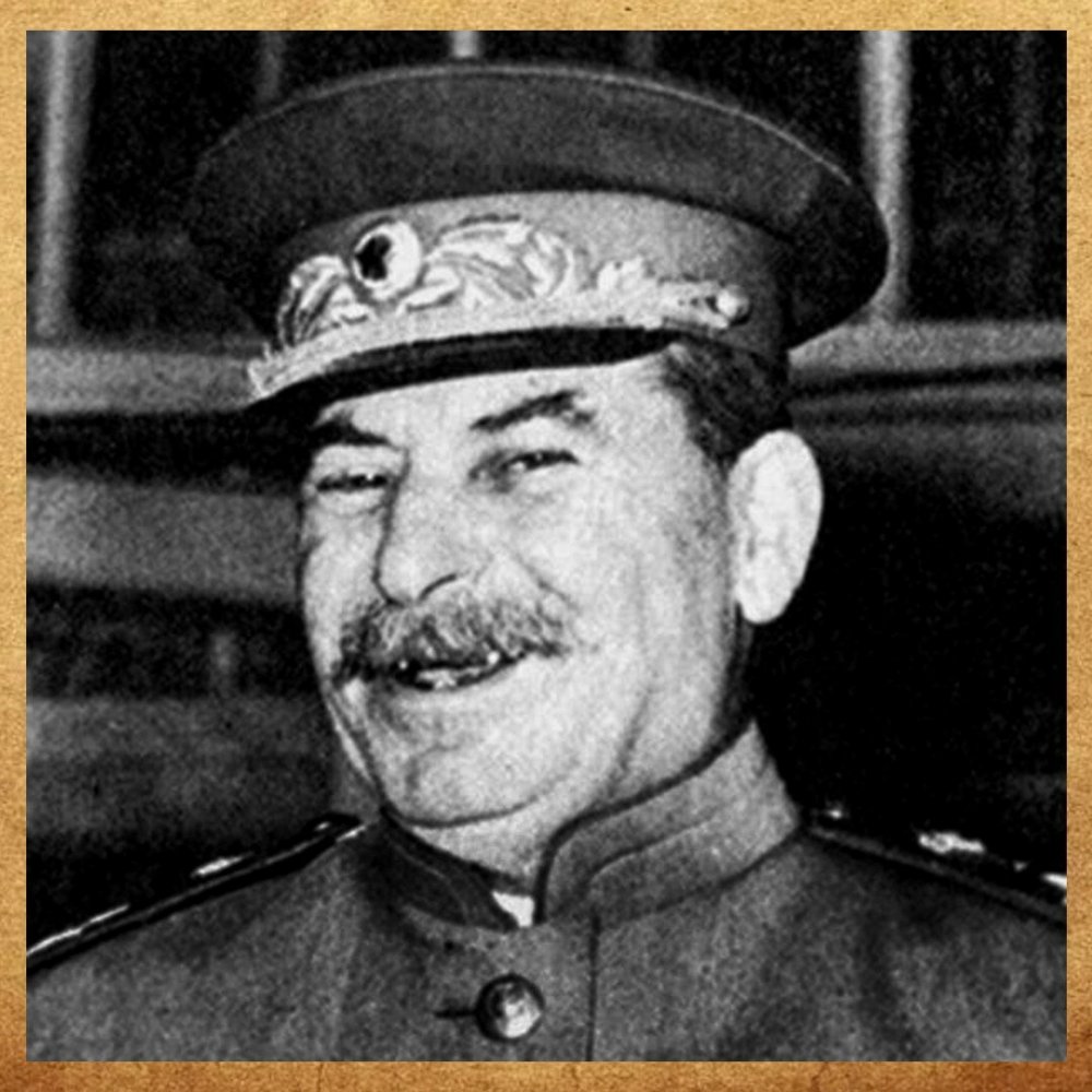 Сталин Иосиф Виссарионович смеется
