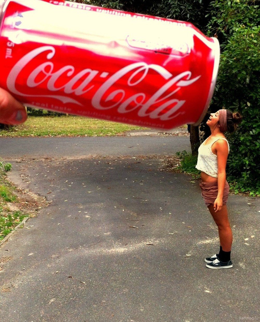 Первый рекламный щит Кока колы