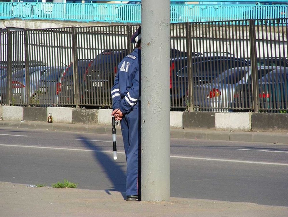 Разрешите доебаться гаишник