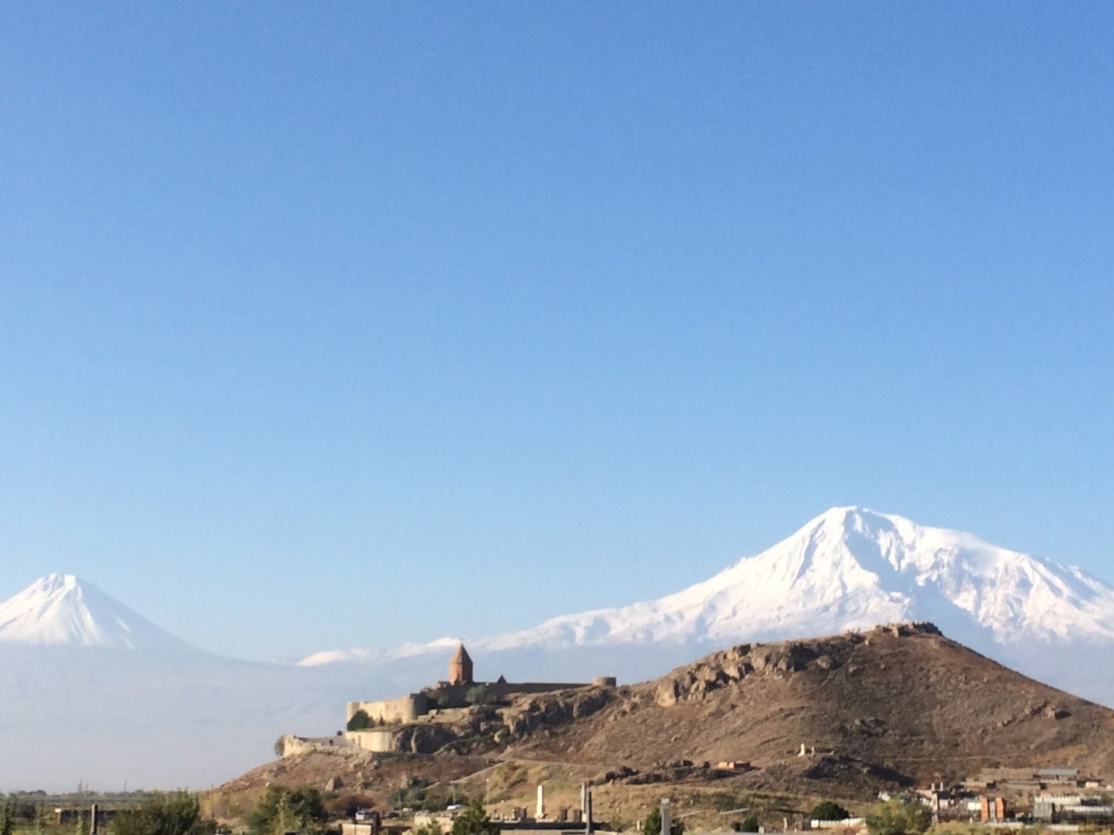 Где находится арарат в армении. Гора Арарат. Армения Арарат. Гора Арарат в Армении. Арарат из Турции.