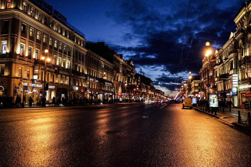 Невский проспект Санкт-Петербург вечером