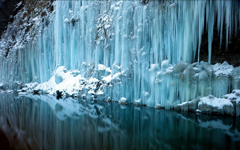 Замерзший водопад