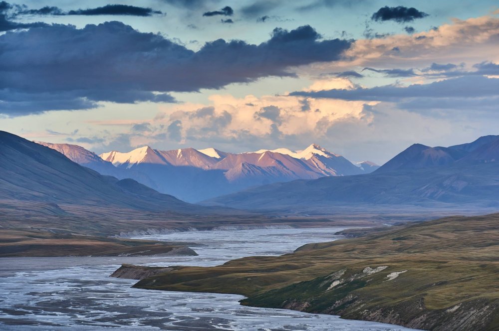Потрясающий пейзаж Кыргызстана