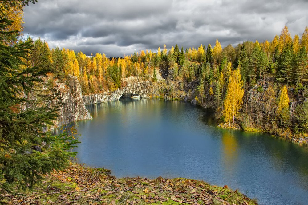 Рускеала горный парк осенью