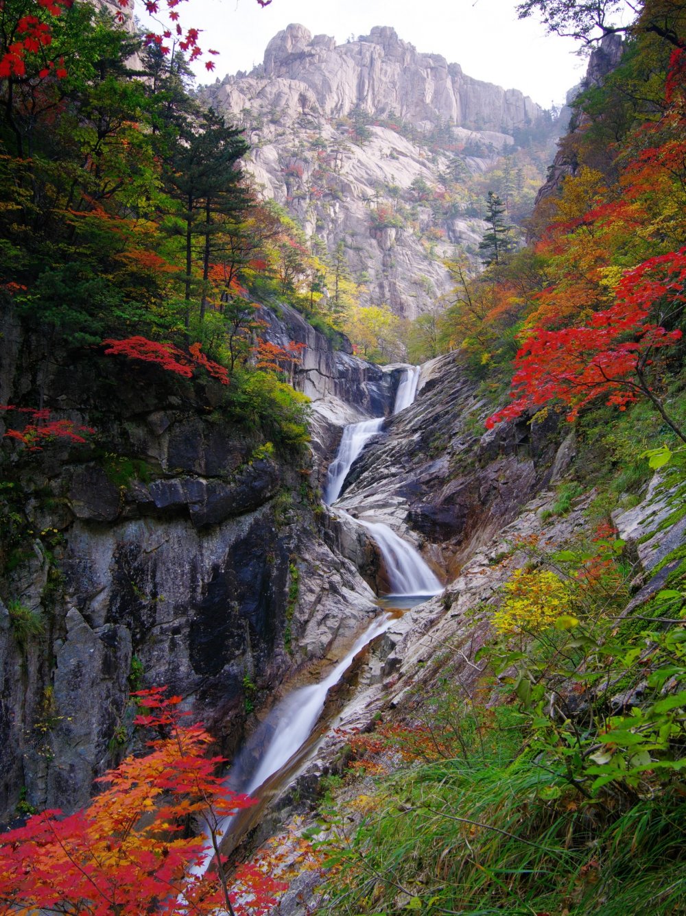 Национальный парк Сораксан водопад