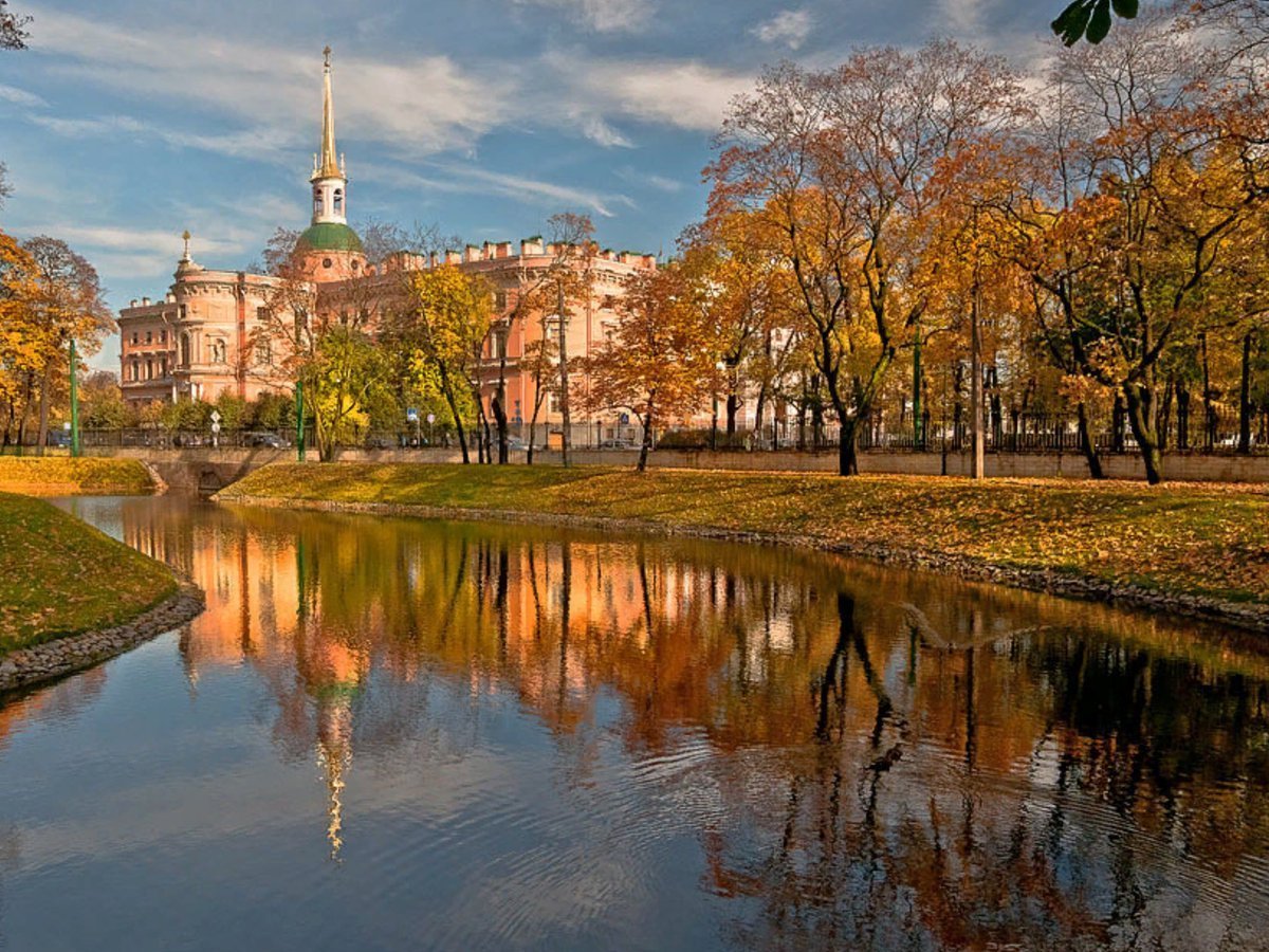 Золотая осень в СПБ Петроградка