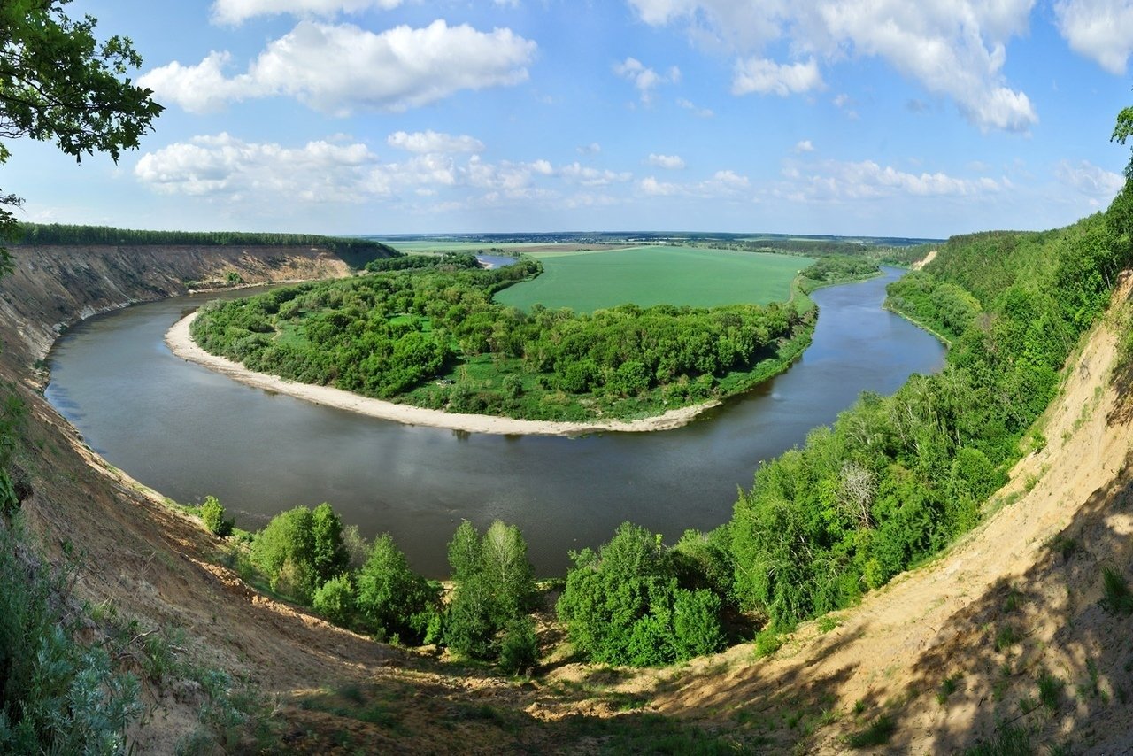 Высокий берег реки