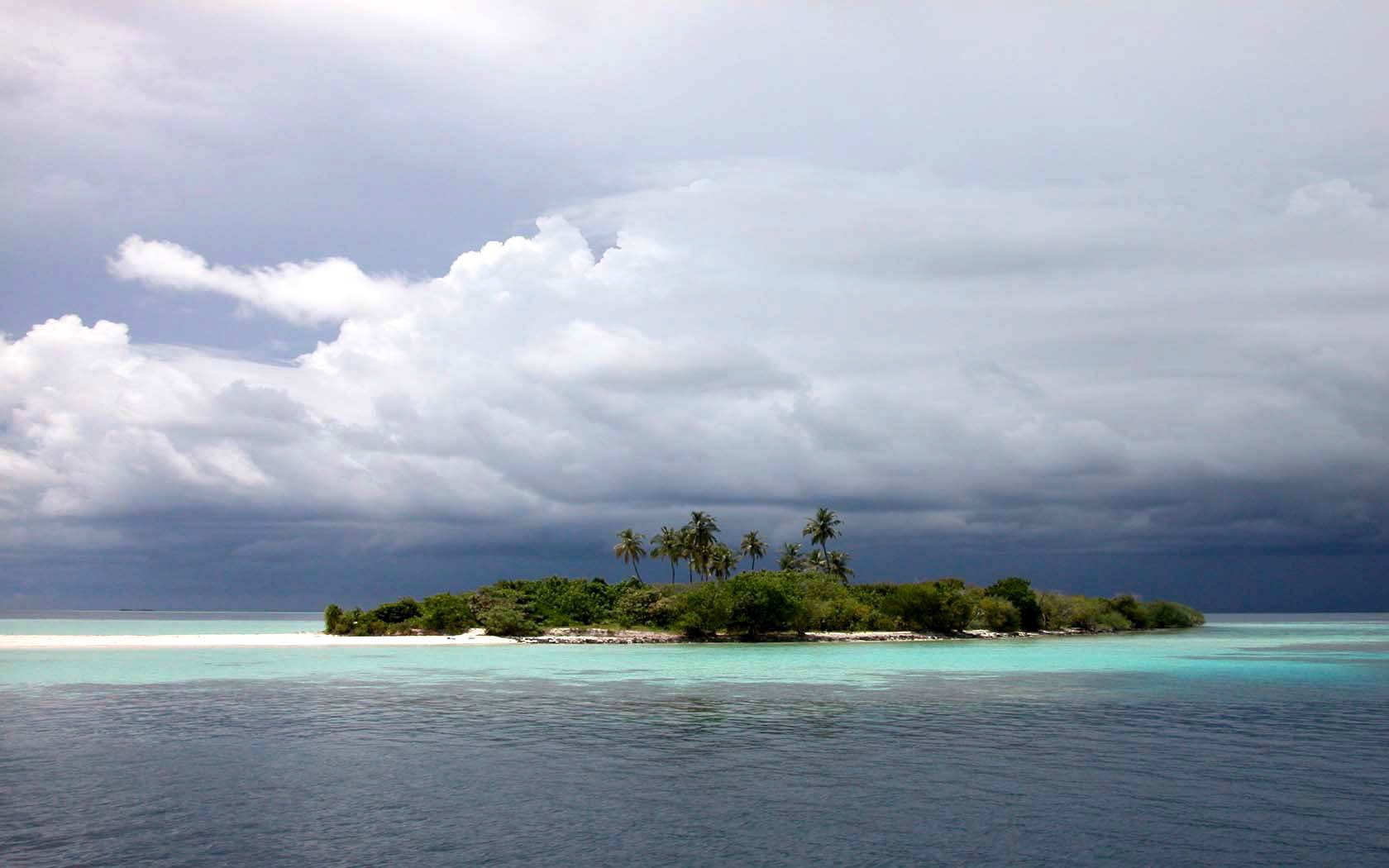 Island обои. Остров Монурики Фиджи. Остров Нукудрау Фиджи. Остров Санта Лючия Карибы. Необитаемые острова Тихого океана.