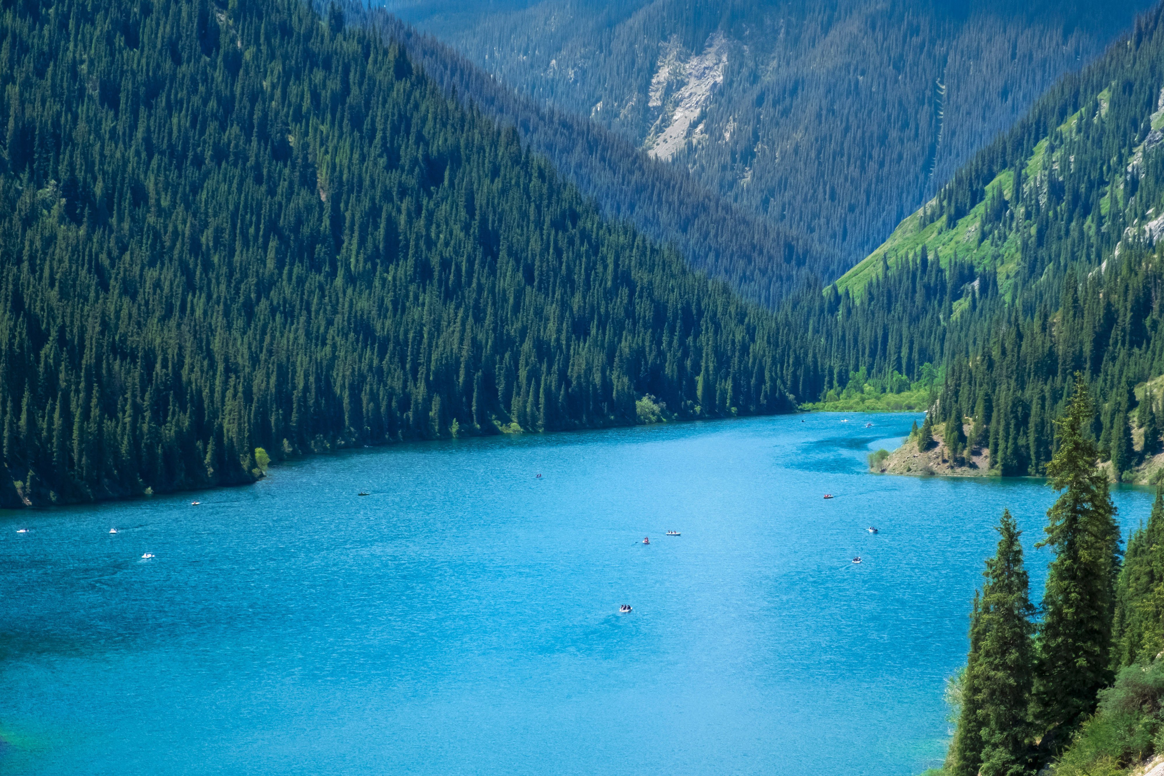 Озеро Кольсай фото девушка