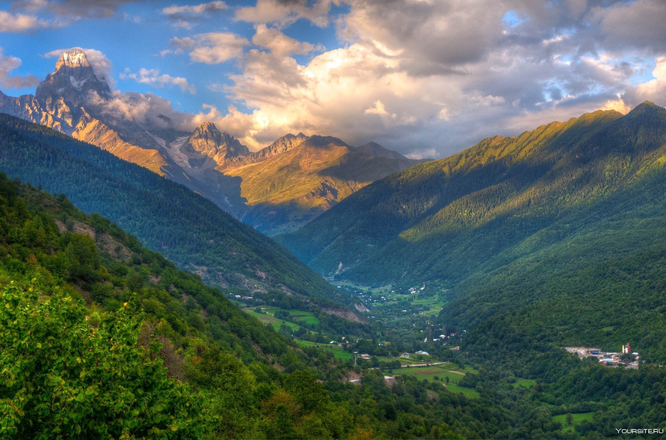 Панорама горы Грузия