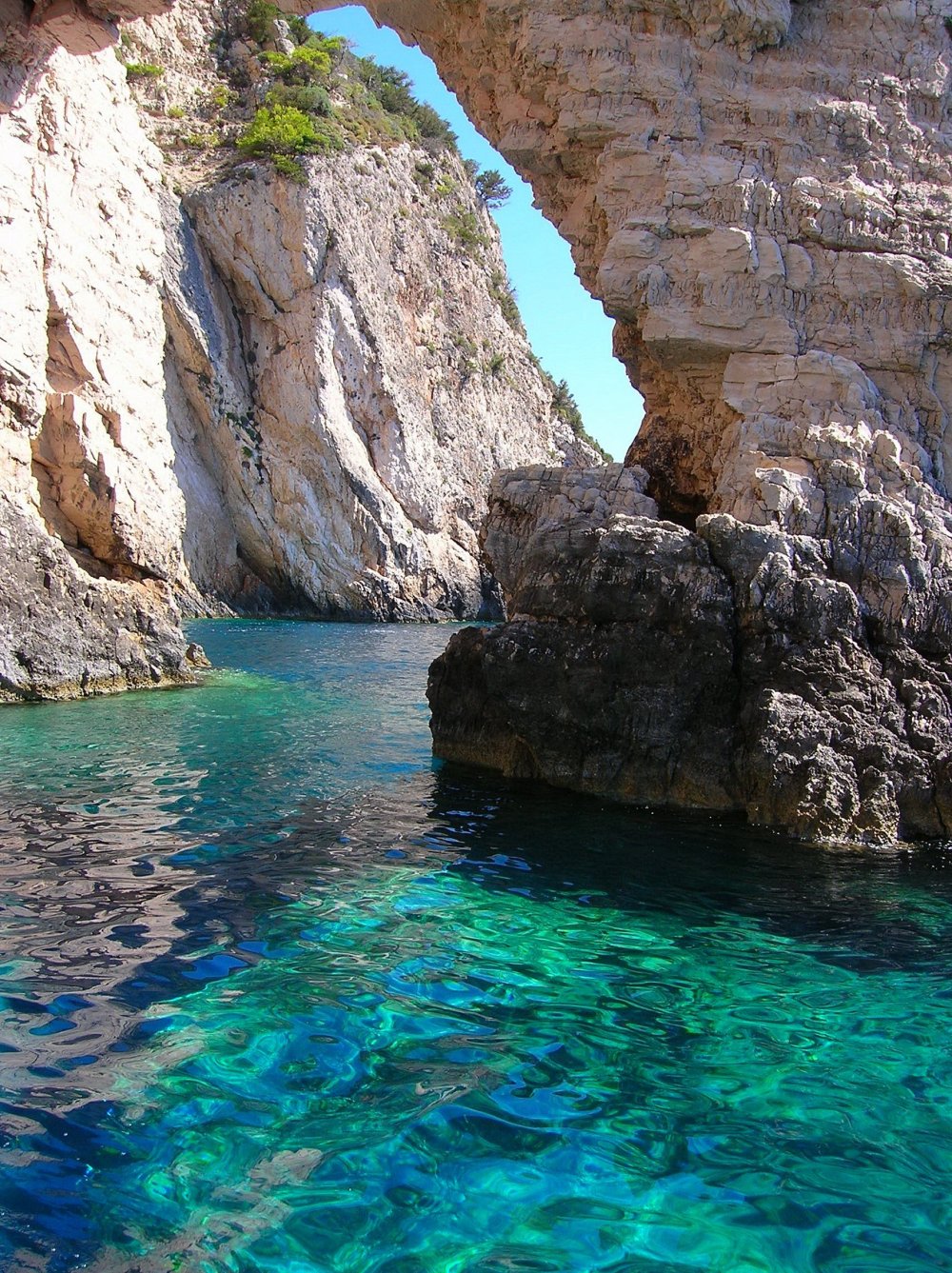 Пещера голубой грот Хорватия