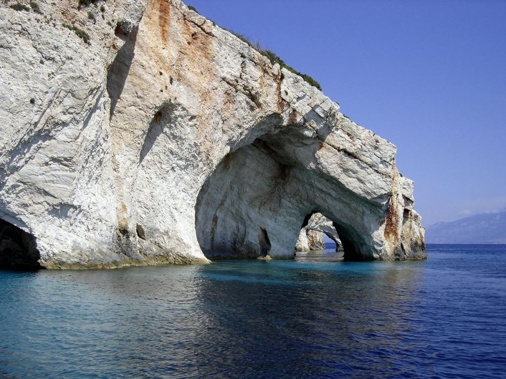 Голубые пещеры Греция
