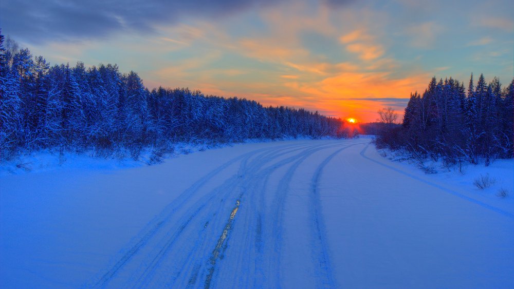 Зимняя дорога в Сибири