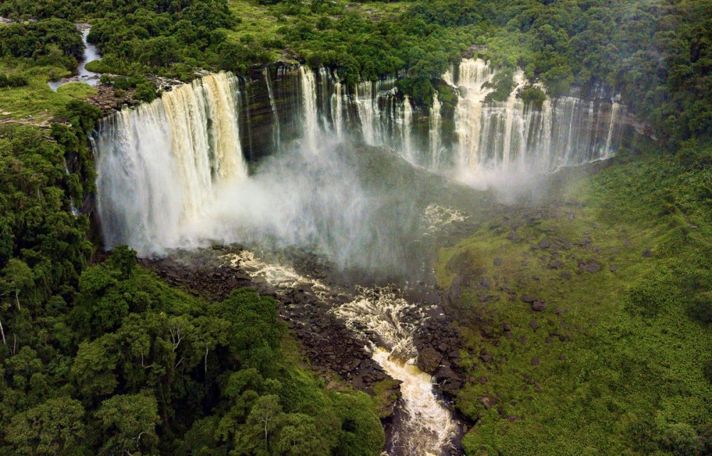 Kalandula Falls Ангола