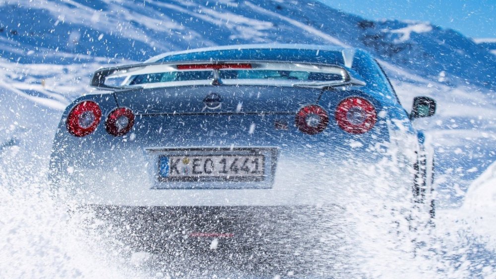 Nissan в снегу
