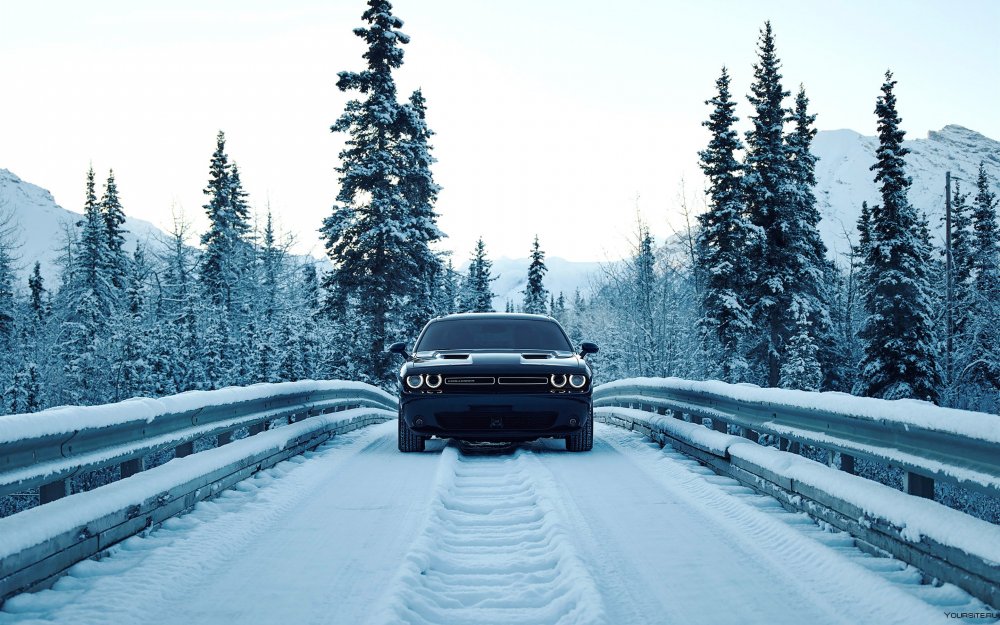 Dodge Challenger в снегу