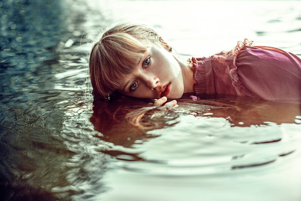 Красивые девушки в воде