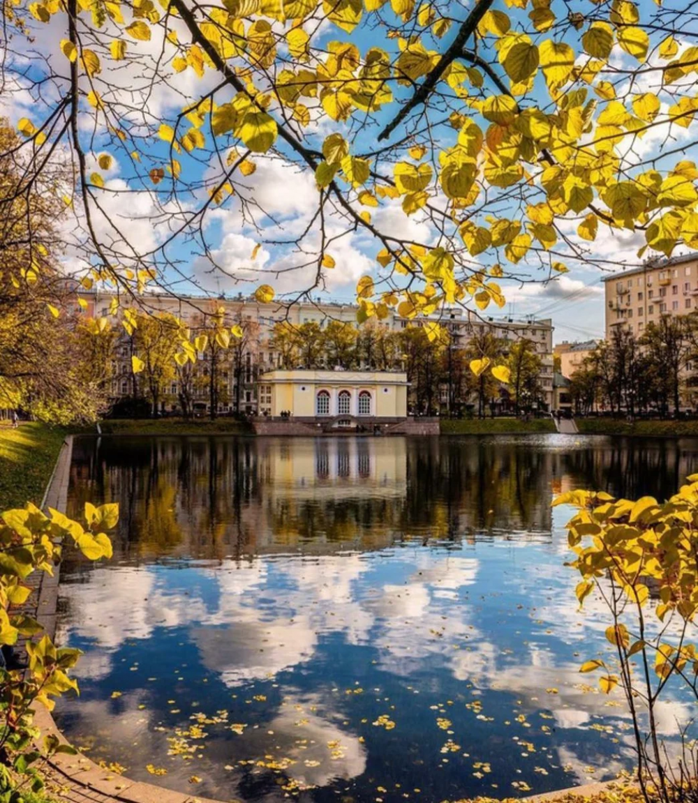 Патриаршие пруды Москва скверы