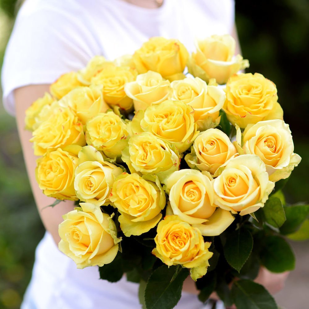 Фловерс желтые розы букет