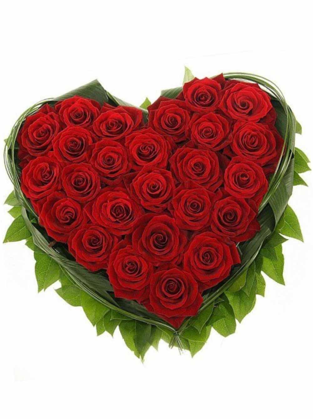 Букет роз в виде сердца из красных