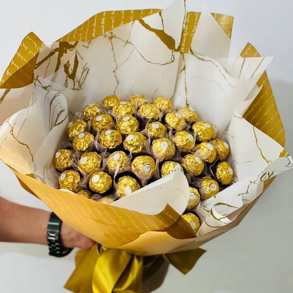 Букет из Ferrero Rocher