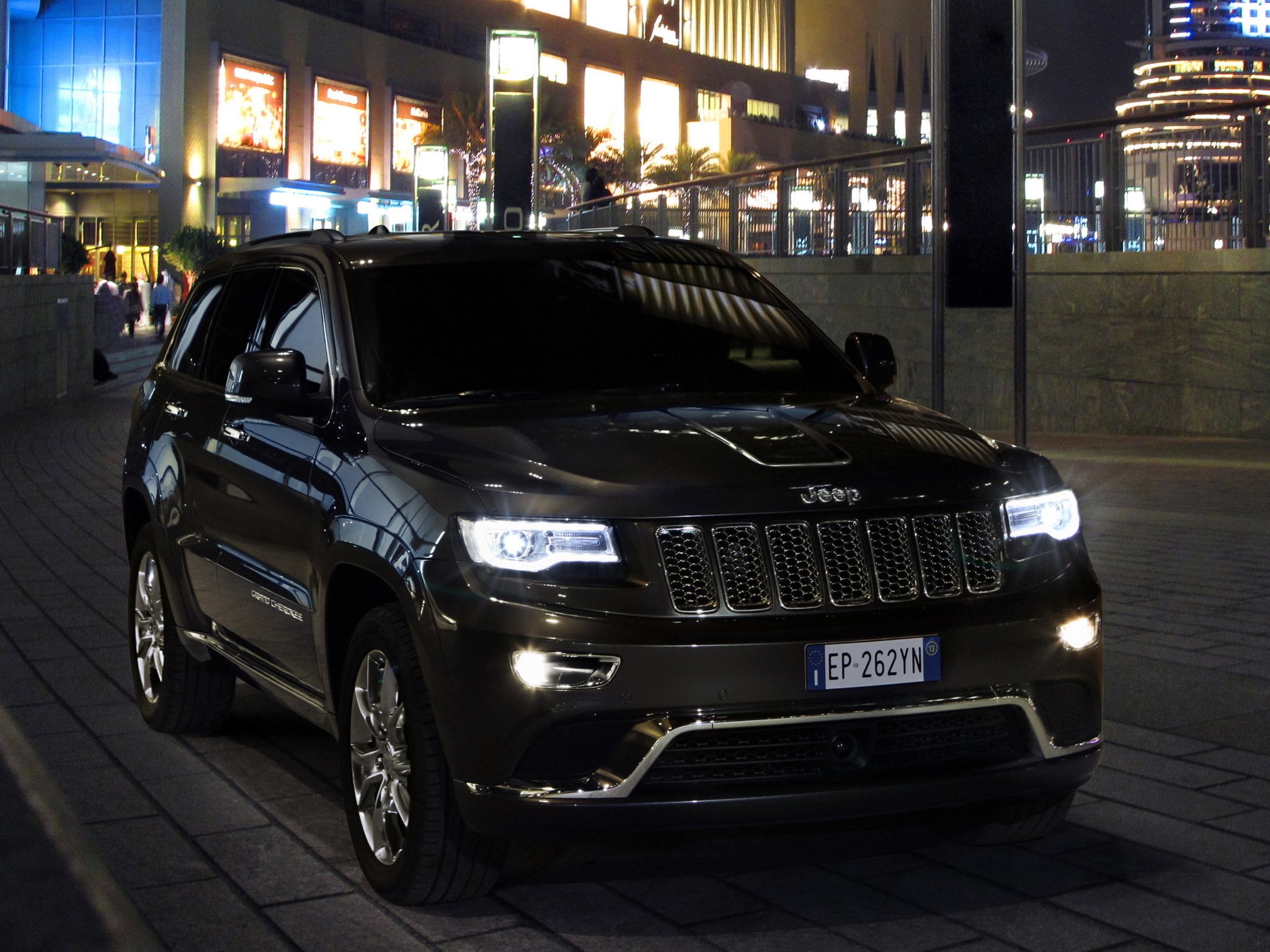 Смаел джипи джи. Гранд Чероки саммит 2013. Jeep Grand Cherokee 2013. Jeep Grand Cherokee 2013 черный. Jeep Grand Cherokee 2012 Summit.