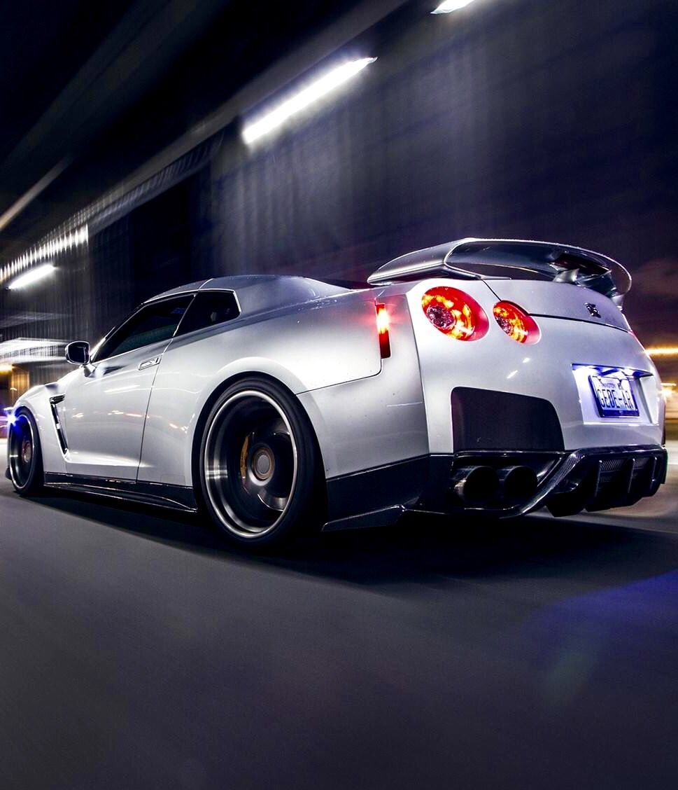 Nissan GTR r35 неон