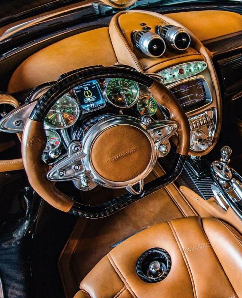 Pagani Zonda Interior