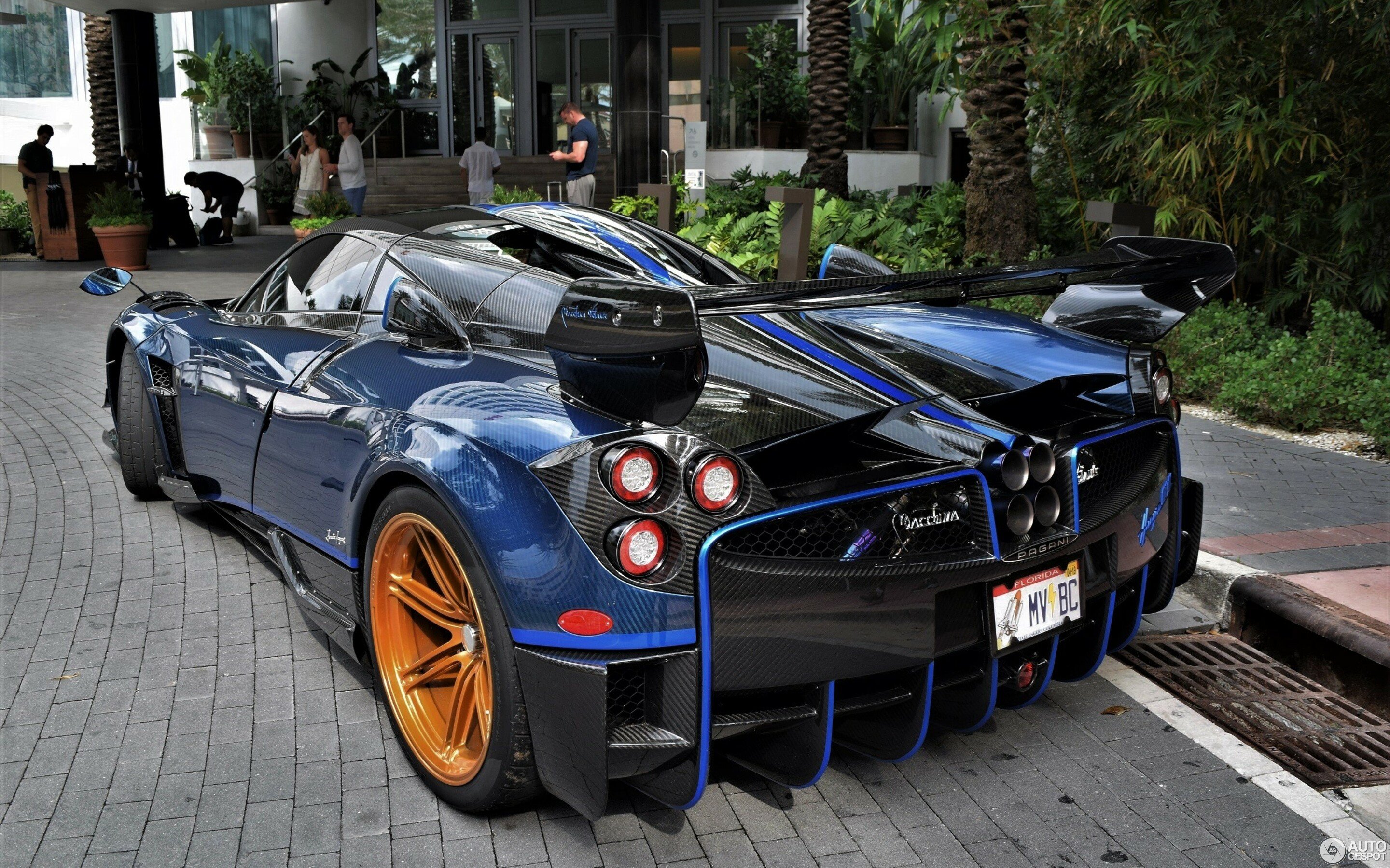 Pagani Zonda f зад