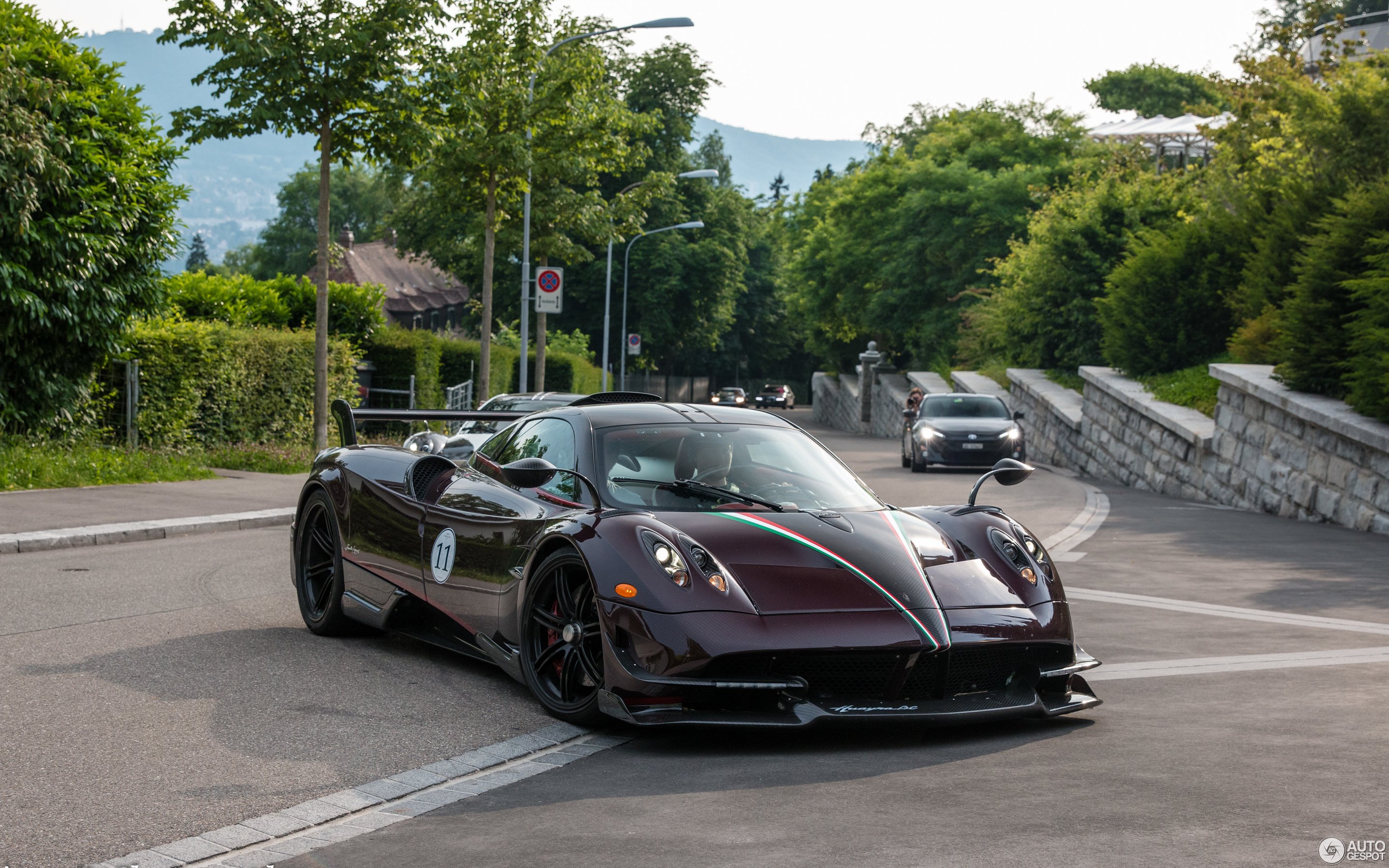 Pagani Huayra черная