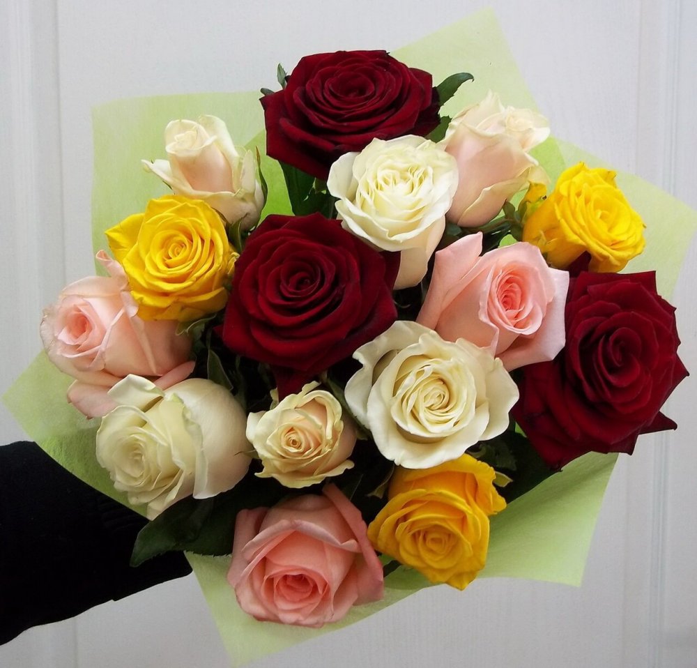 Букет цветных роз