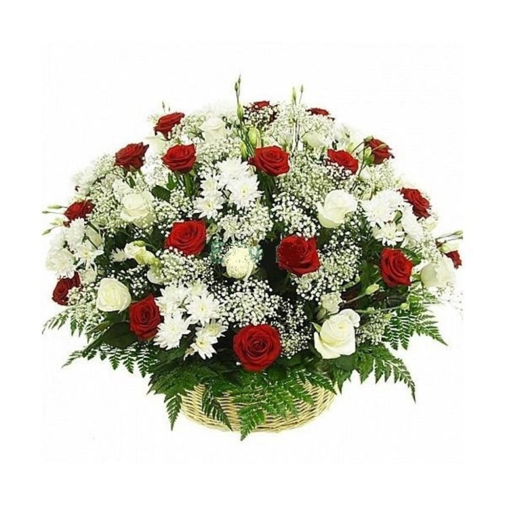 Букет из красных роз и белых хризантем и гипсофилы