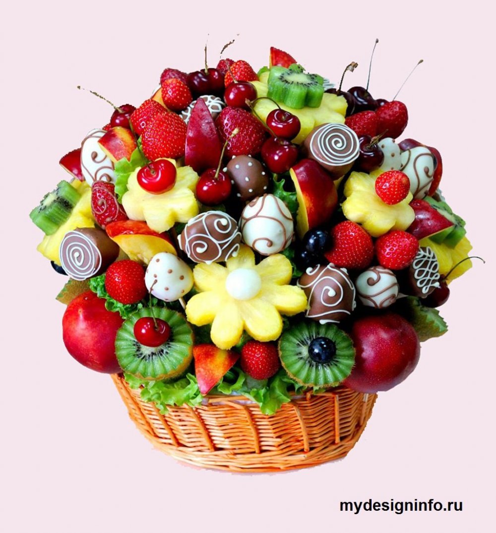 Букет из ягод и фруктов